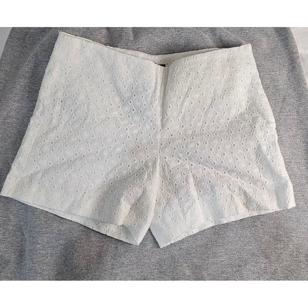 NWT Ann Taylor White Eyelet Cotton Shorts Side Zip Size 0